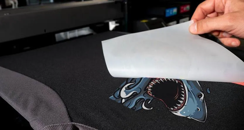 Mens-custom-fit-polo-shirt-with-branded-chest-logo-Printistan